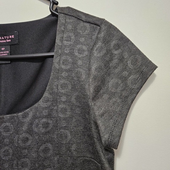 Signature By Robbie Bee Womens Gray On Gray Knit Babydoll Dress Sz 4P Mi… - Picture 3 of 7
